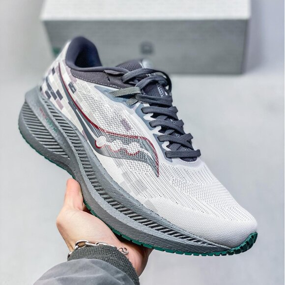 Saucony Triumph 21 Low-Top Gray Running Shoes main image 6